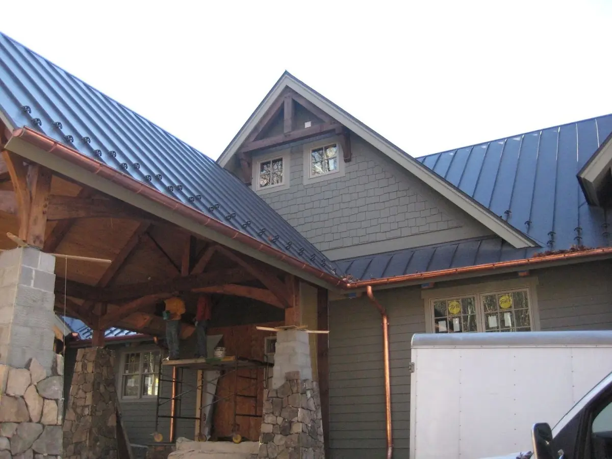 Craftsman Roofing team delivering quality roofing work in Freeland